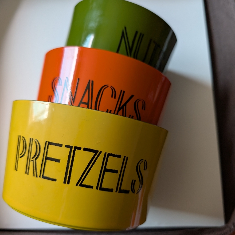 Vintage Set of 3  Nesting snack bowls 60's-70's